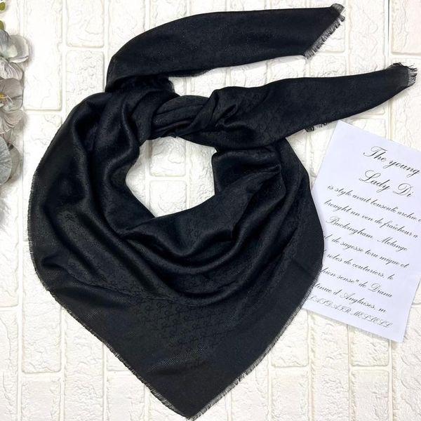 روسری مشکی نخ ژاکاردلمه دار دورو وارداتی