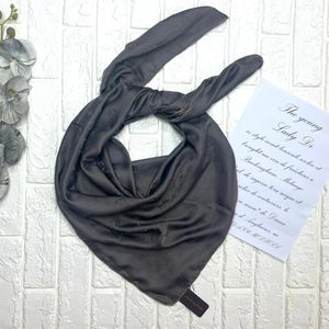 فروش اینترنتی روسری ابریشم ژاکارد دور زنجیری ، وارداتی ، قواره 100