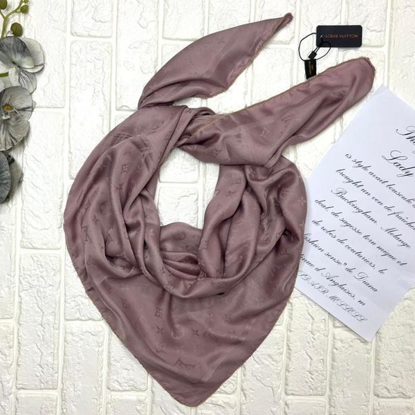 روسری ابریشم ژاکارد دور زنجیری وارداتی قواره 100