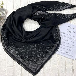 خرید اینترنتی روسری مجلسی  مشکی طرح دار ، حاشیه نگین دار  ، نگین اتریشی ،  ژاکارد ، قواره 140 