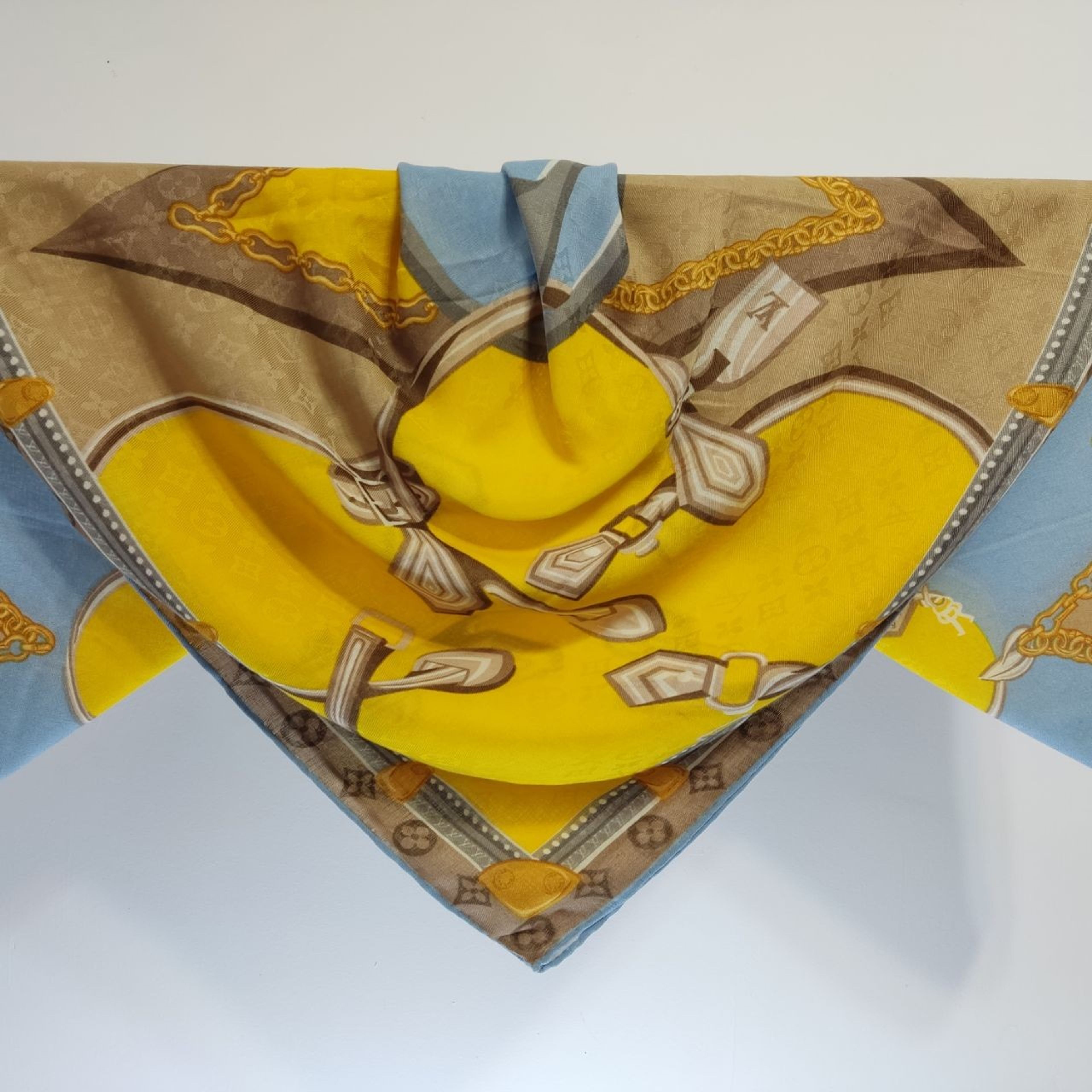 خرید اینترنتی روسری نخی LV پاییزه