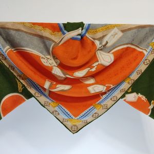 خرید آنلاین روسری نخی LV پاییزه 