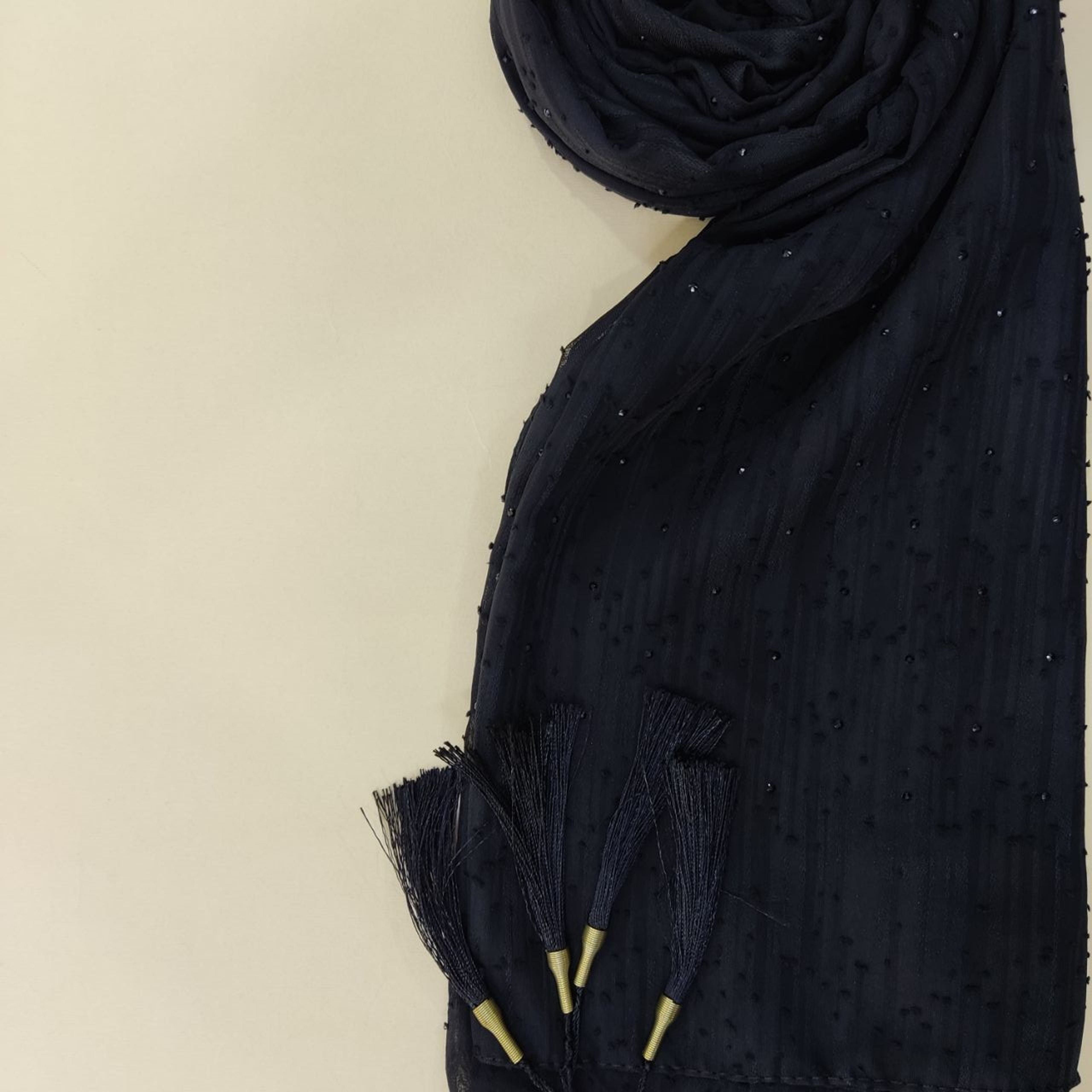 فروش اینترنتی شال نگینی مشکی 