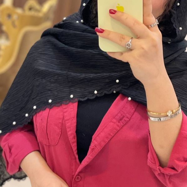 شال مشکی مرواریدی دور دانتل برشکا