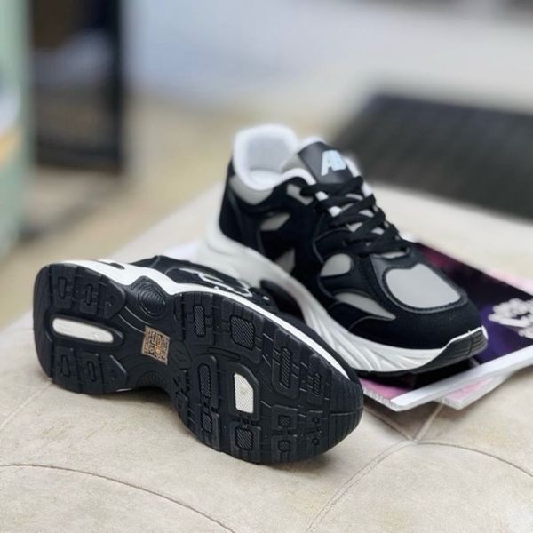 کتونی طرح نیوبالانس 530 new balance کد 092502