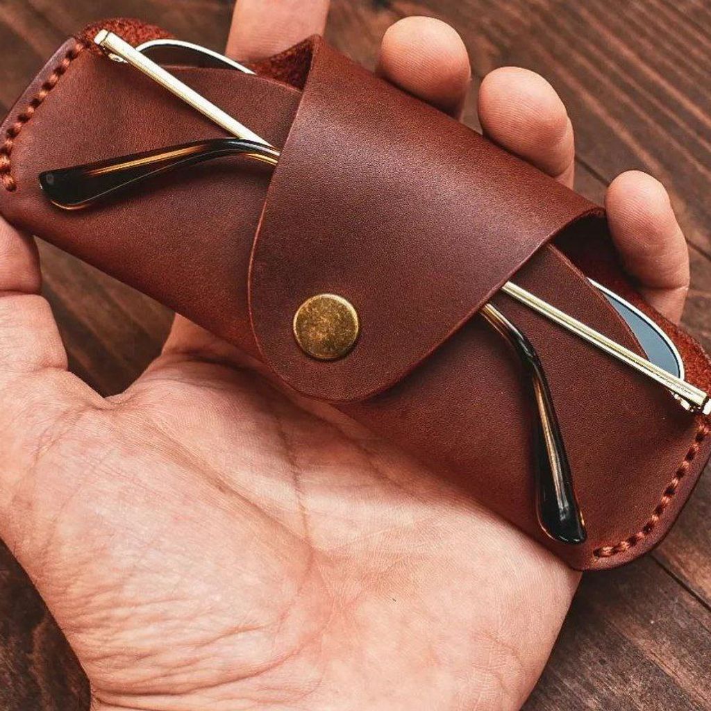 خرید اینترنتی قاب عینک جای عینک بند عینک