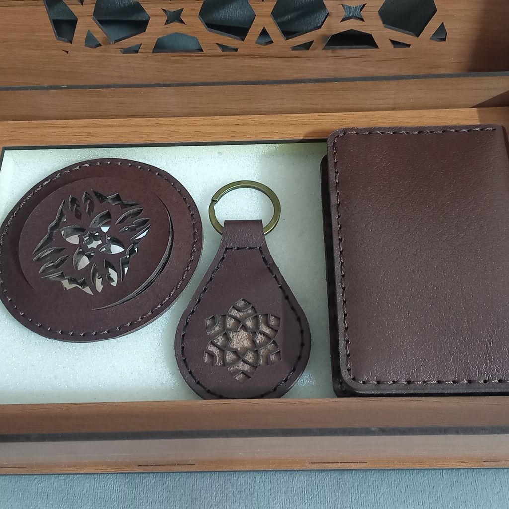 قیمت ارزان ست کیف کارت جاسوییچی و قاب آینه چرم