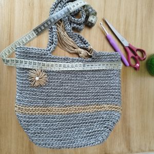 خرید انلاین کیف بابونه طلایی متوسط 