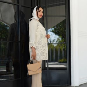 فروش اینترنتی مانتو پارچه لنین درجه یک /  سوزن دوزی