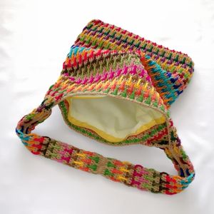 مشخصات کیف زنانه طرح رنگین کد 10