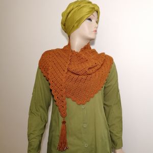 قیمت شالگردن سه‌گوش نامنظم با منگوله‌ی بلند کد 15