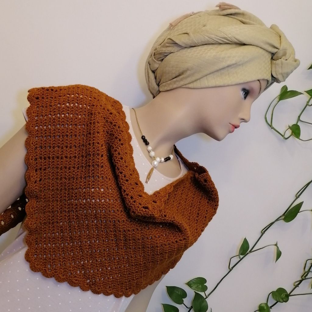 مشخصات شالگردن سه‌گوش (نامنظم) با منگوله‌ی بلند