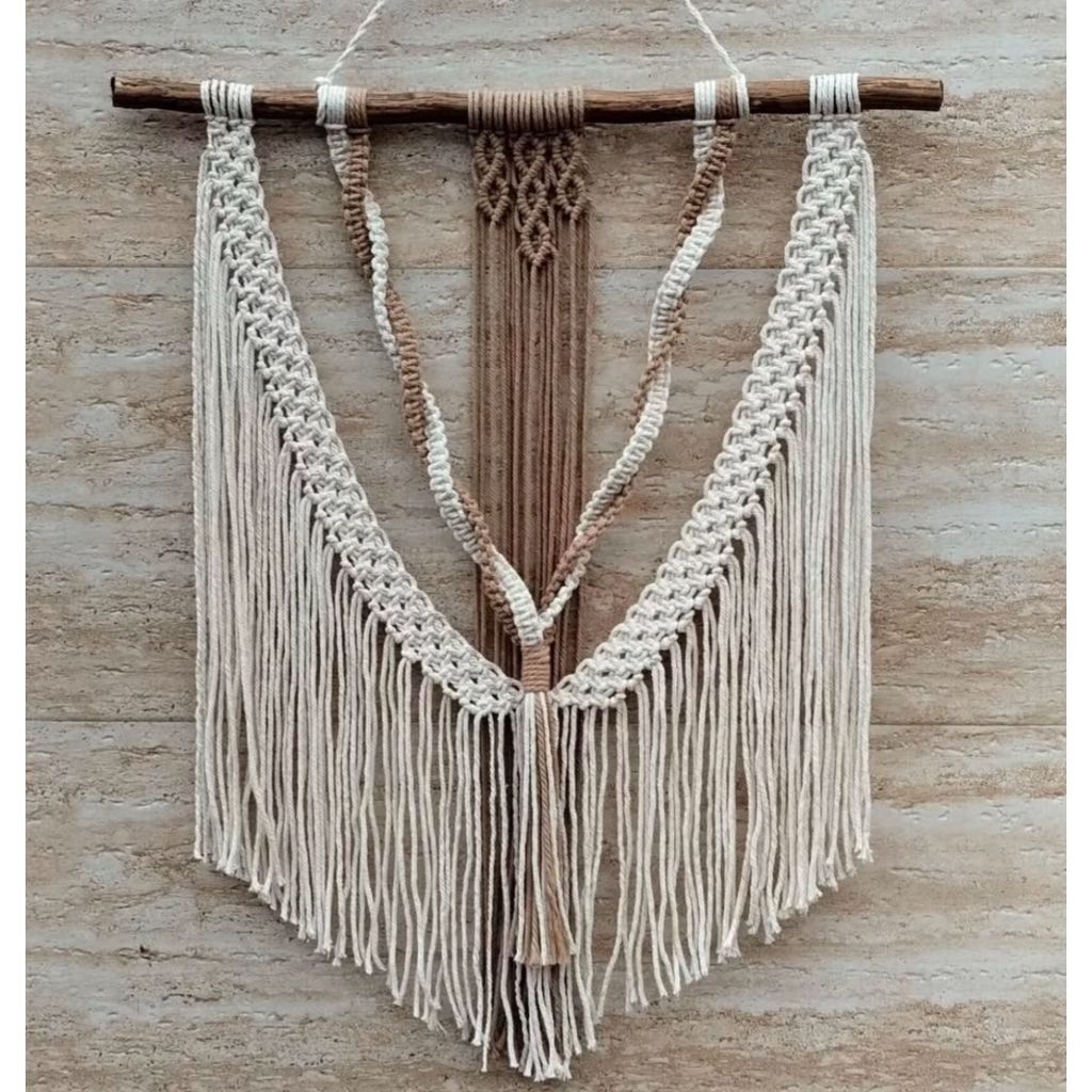 مشخصات دیوارآویز مکرومه طرح گیسبافت