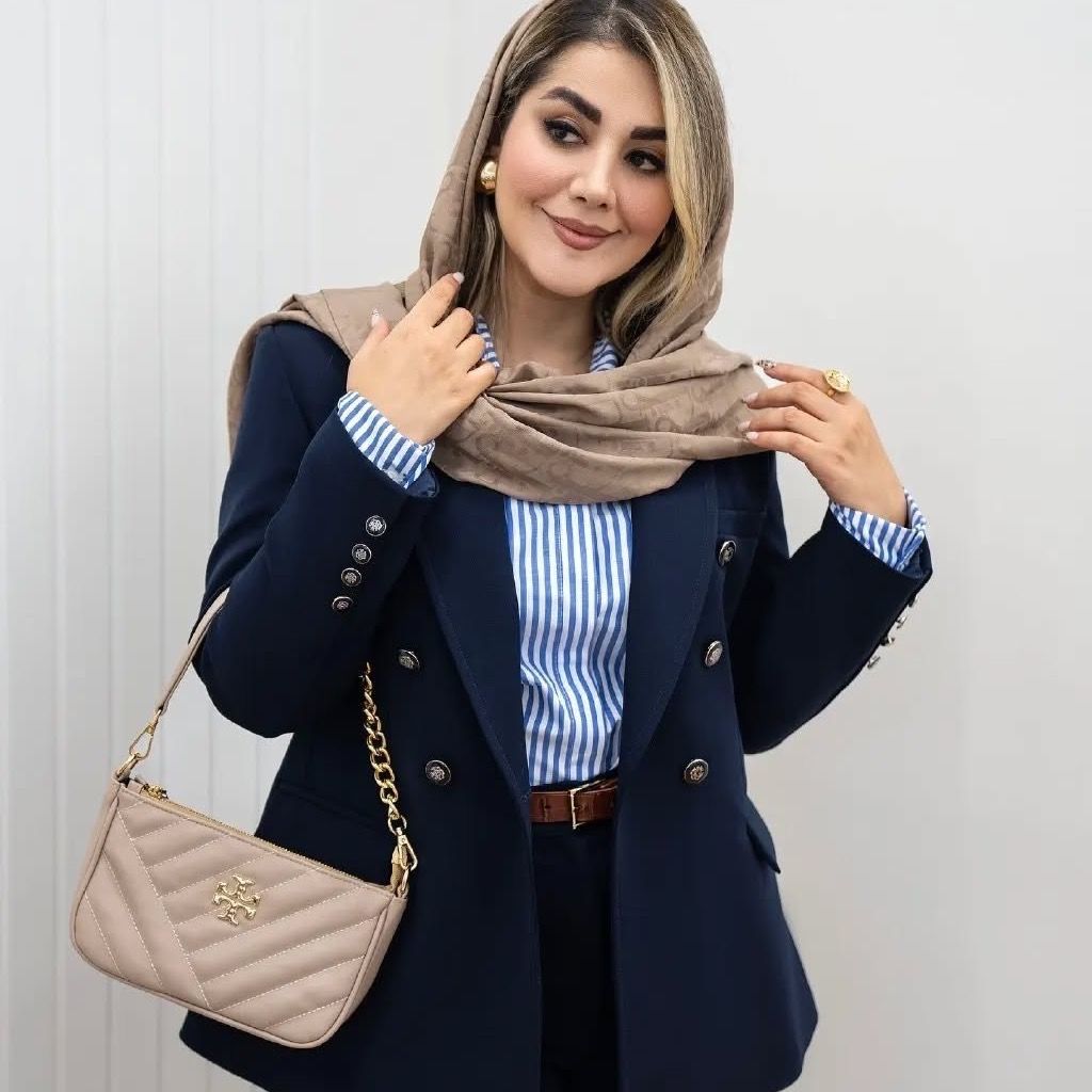 فروش اینترنتی مانتو شلوار زنانه طرح کلاسیک