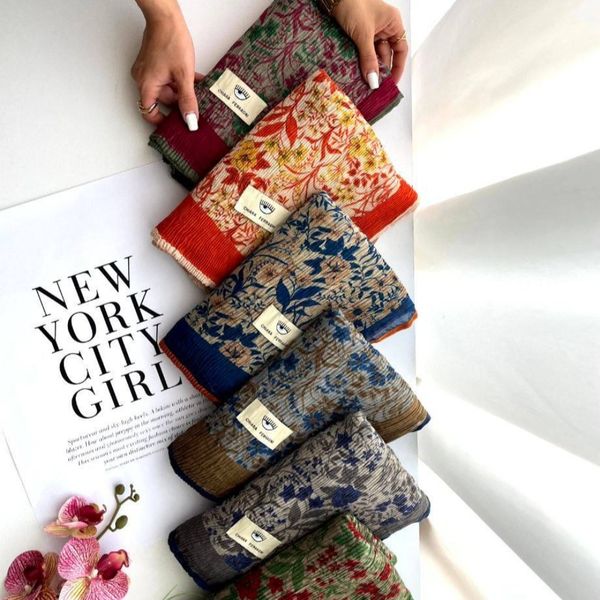 شال زنانه پلیسه طرح گل کد 0025