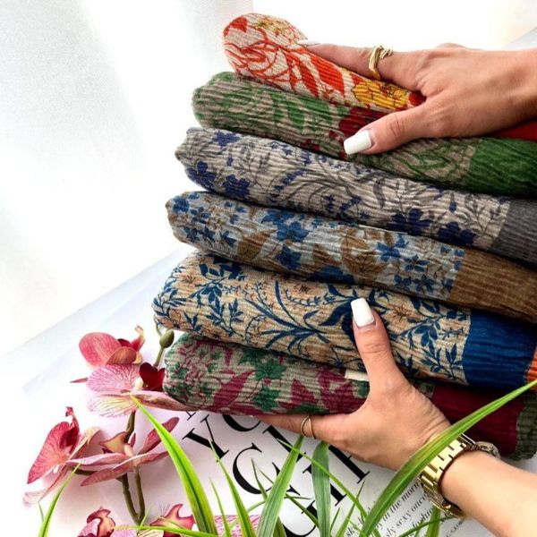 شال زنانه پلیسه طرح گل کد 0025