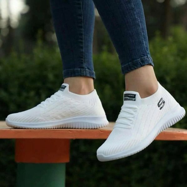 کفش ورزشی SKECHERS زنانه مدل Helena در 4 رنگ بندی