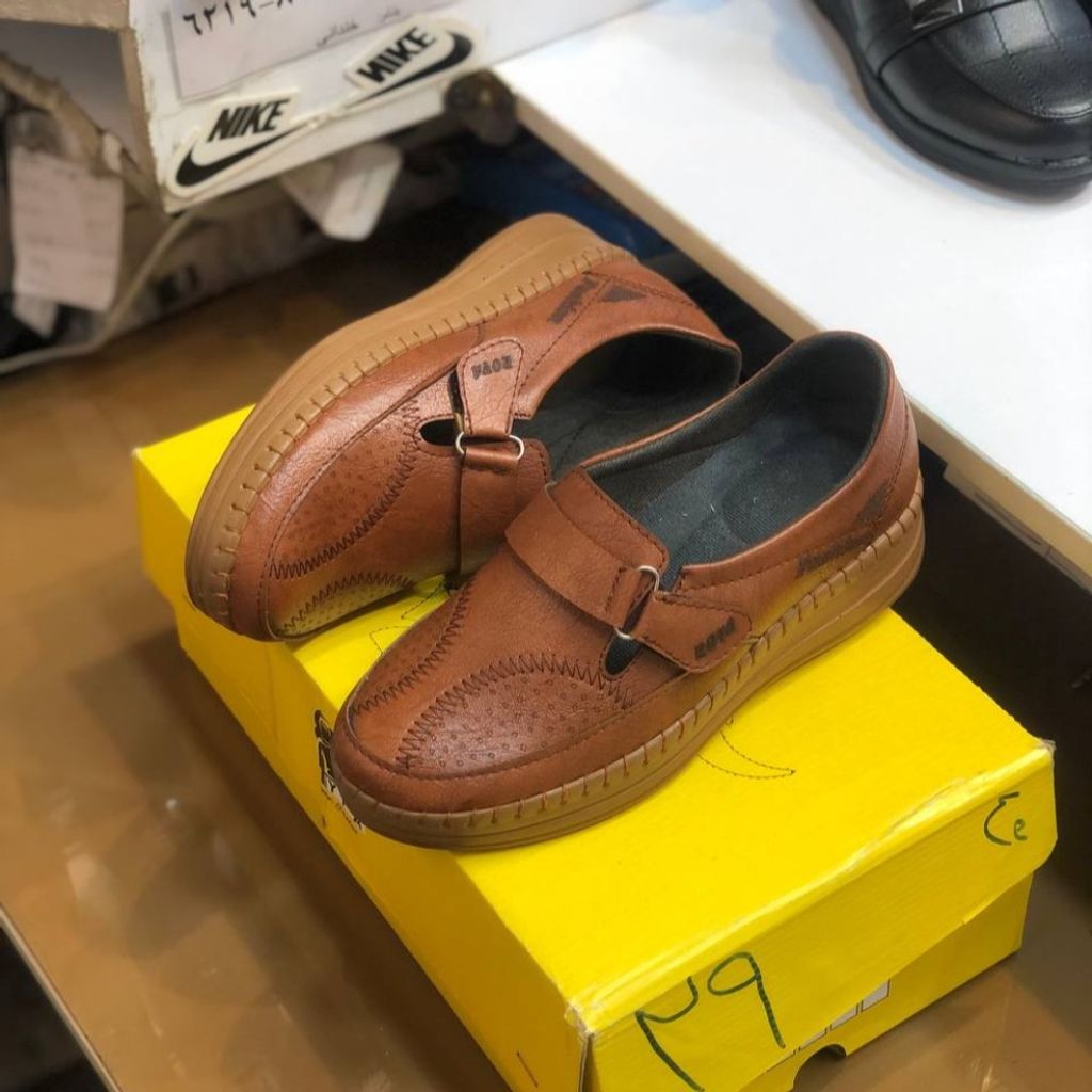 خرید آنلاین کفش طبی چرم زنانه چسبی رنگ عسلی