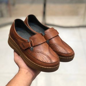 کفش طبی چرم زنانه چسبی رنگ عسلی