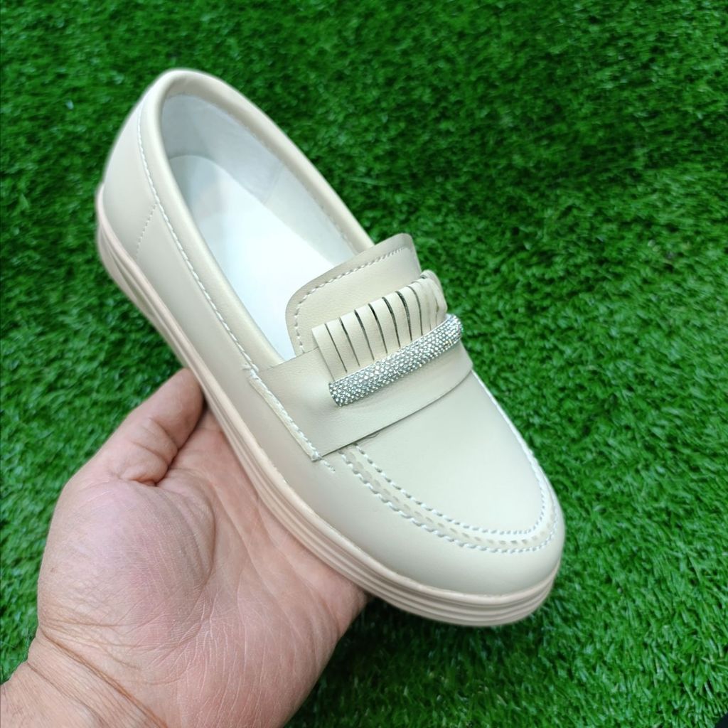 خرید آنلاین ونس کالج تریشه اسپرت راحتی زیره طبی پیو نرم و سبک،سایزبندی 37 تا 40