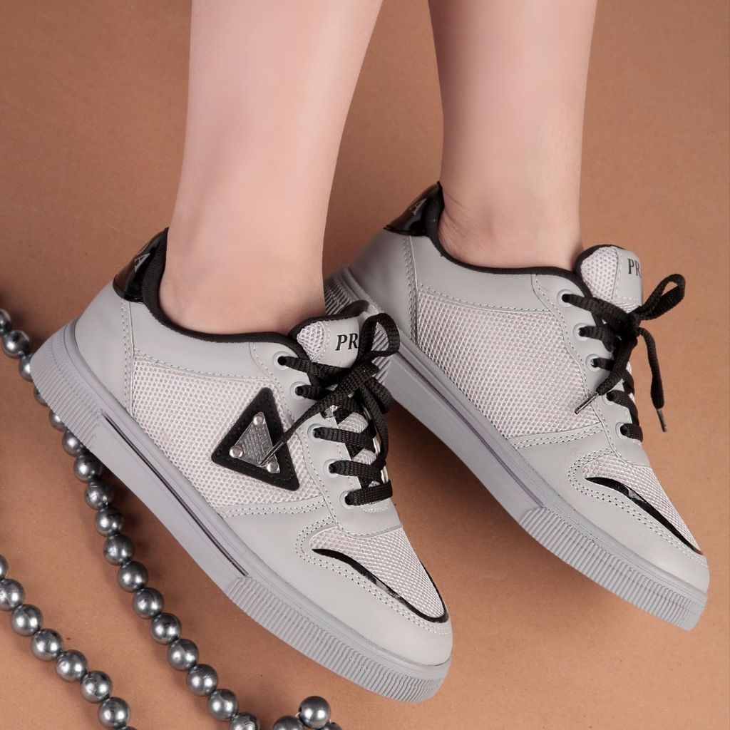 قیمت ارزان کفش کتونی مدل پرادا زنانه و دخترانه در رنگبندی کامل