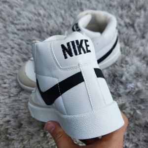 مشخصات کتونی نایک بلیزر ساق بلند سفید Nike Blazer