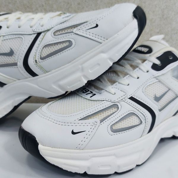کتونی زنونه نایک 1971 Nike سبک و شیک