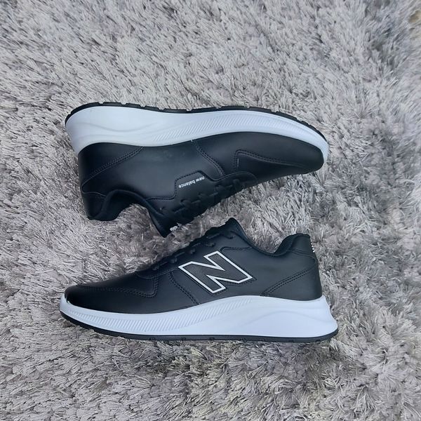 کتونی نیوبالانس New Balance سایز 37 تا 40 بسیار شیک