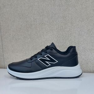 کتونی نیوبالانس New Balance سایز 37 تا 40 بسیار شیک