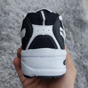 مشخصات کتونی نیوبالانس 530 New balance بالاترین کیفیت موجود در بازار