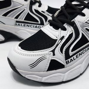 قیمت کتونی بالنسیاگا Balenciaga شیک و سبک