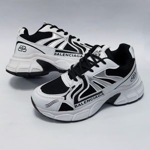 خرید اینترنتی کتونی بالنسیاگا Balenciaga شیک و سبک