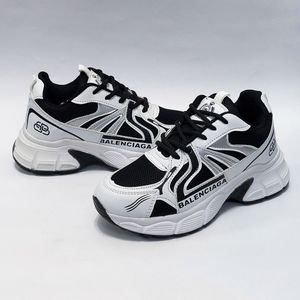 مشخصات کتونی بالنسیاگا Balenciaga شیک و سبک