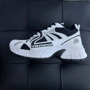 فروش اینترنتی کتونی بالنسیاگا Balenciaga شیک 