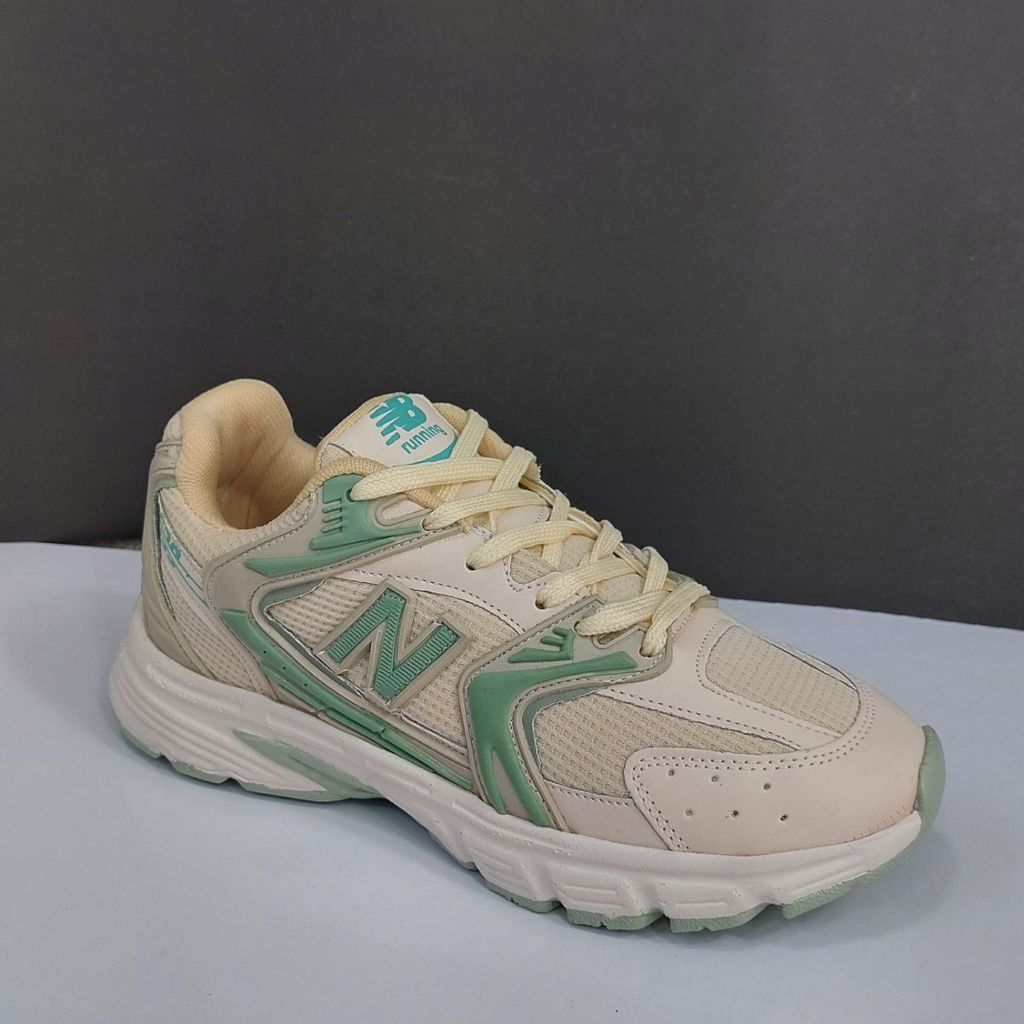 قیمت کتونی نیوبالانس 530 new balance بسیار سبک