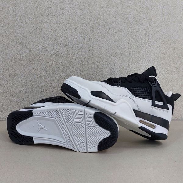 کتونی نایک جردن 4 سفید مشکی Nike J4