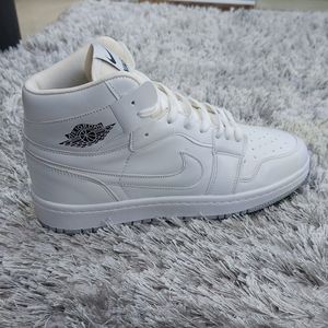 قیمت کتونی نایک ایر جردن 1 ساق بلند سفید Nike Air Jordan1