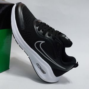 قیمت کتونی نایک زوم سیاه Nike Zoom بالاترین کیفیت موجود در بازار