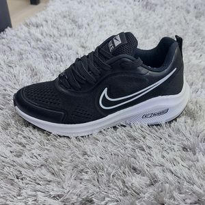 فروش اینترنتی کتونی نایک زوم سیاه Nike Zoom بالاترین کیفیت موجود در بازار 