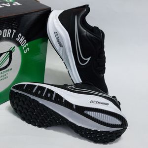 خرید اینترنتی کتونی نایک زوم سیاه Nike Zoom بالاترین کیفیت موجود در بازار