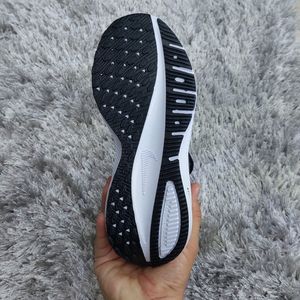 خرید اینترنتی کتونی نایک زوم سیاه Nike Zoom بالاترین کیفیت موجود در بازار 