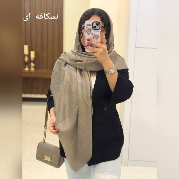 روسری ابریشم ژاکارد در طرحبندی