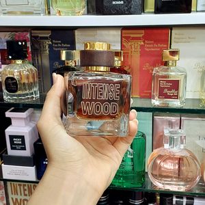 مشخصات عطر ادکلن دیسکوارد اینتنس وود فرگرانس