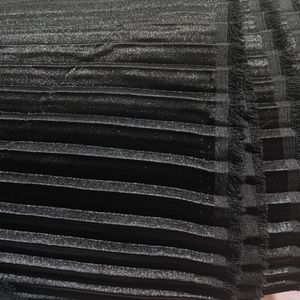 مشخصات پارچه ساتن پلیسه ال ایکس مرلین مشکی