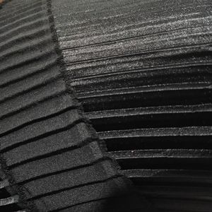 قیمت ارزان پارچه ساتن پلیسه ال ایکس مرلین مشکی