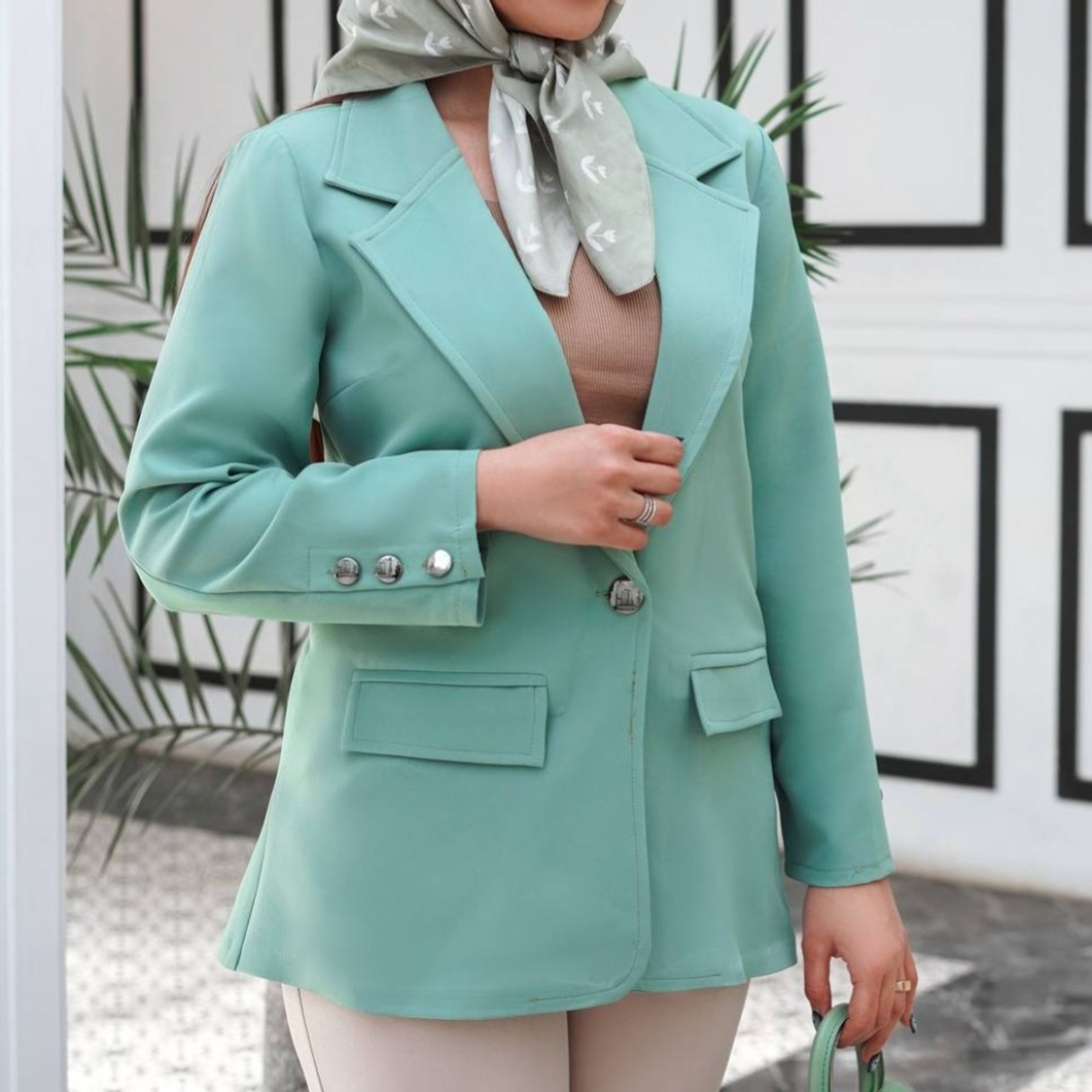 مشخصات کت مازراتی تک دکمه