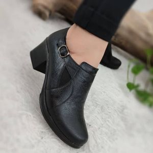 مشخصات کفش مجلسی زنانه پاشنه 5 سانت پیو نرم راحت