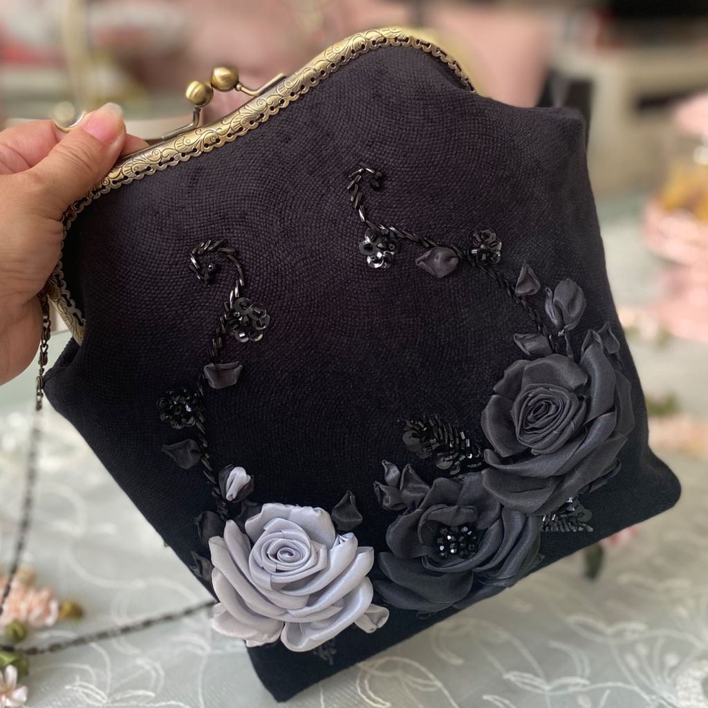 مشخصات کیف مجلسی مدل ماه نقره فام