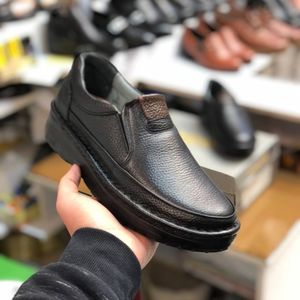 خرید اینترنتی کفش چرم طبی مردانه کلارک بی بند رنگ مشکی