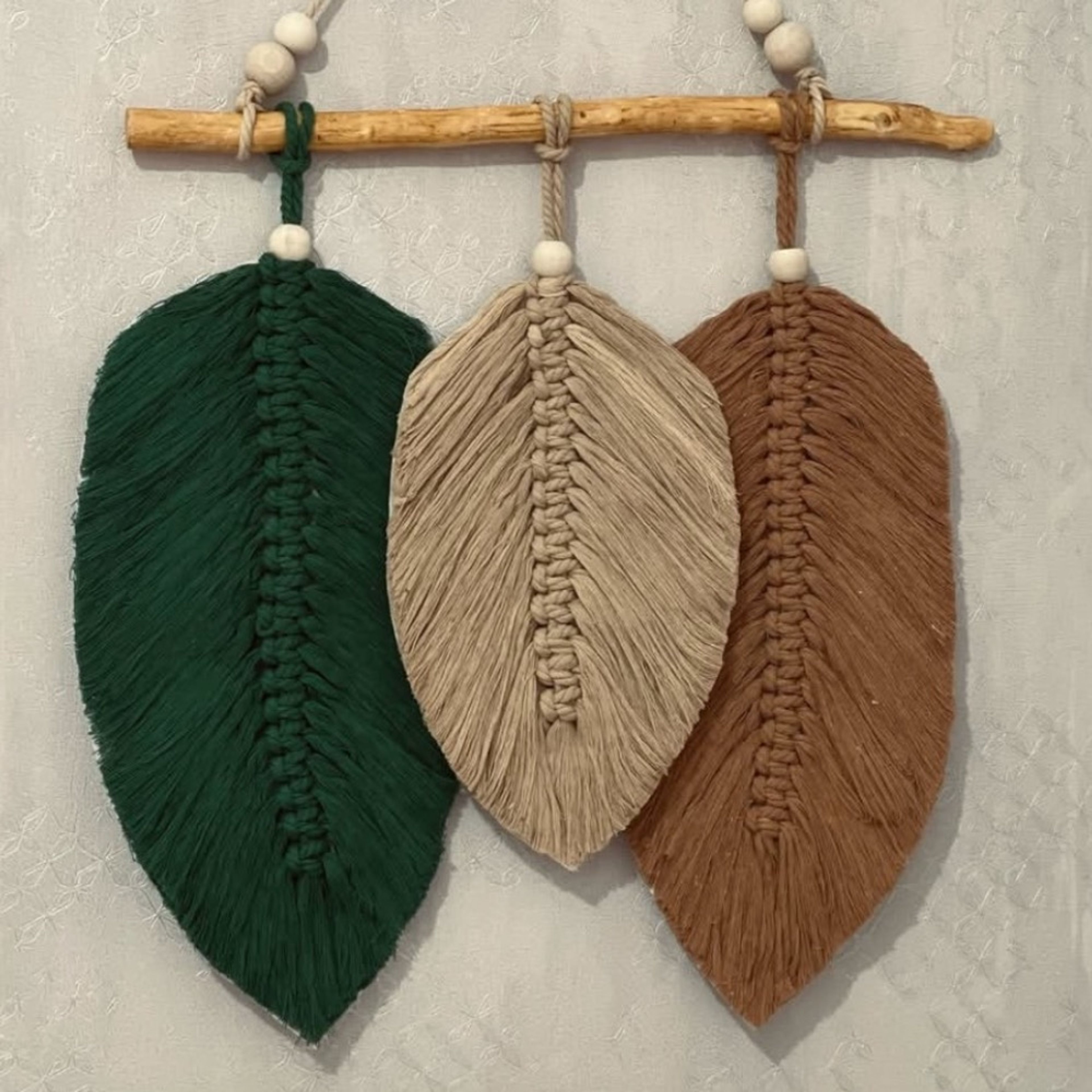 مشخصات دیوار کوب مدل برگ رنگی مهره دار